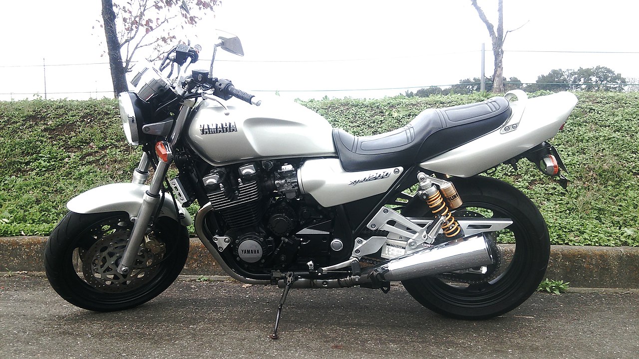 Yamaha XJR1200